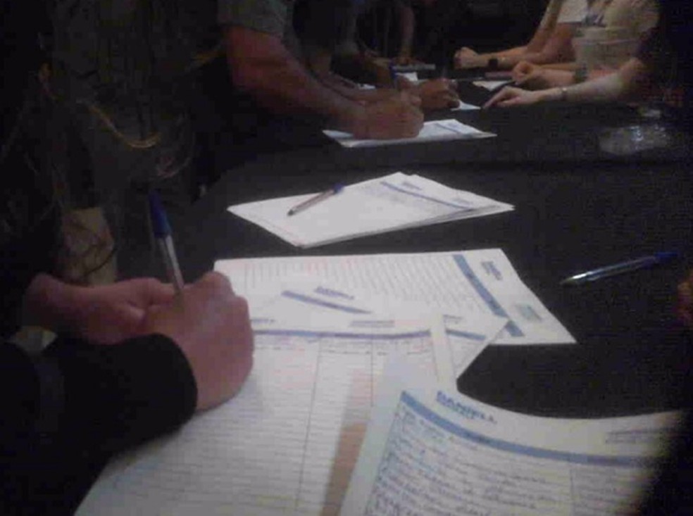 Em diligência durante evento de campanha, MPRN constatou que servidores tinham que assinar lista de presença — Foto: MPRN/Reprodução