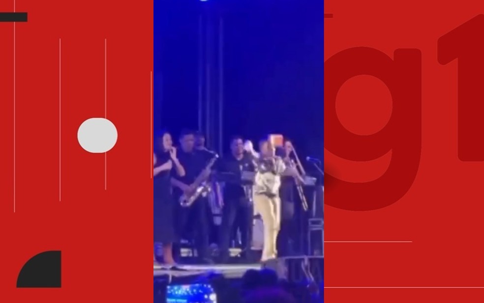 Cantor mirim foi atingido por lata durante show em Ruy Barbosa — Foto: Redes Sociais