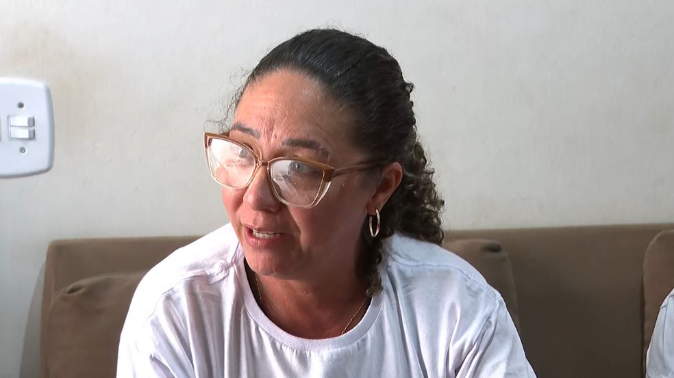 Fabiana Cintra dos Dantos Barros espera respostas para a morte da irmã Tatiane em Franca (SP) — Foto: Lindomar Cailton/EPTV