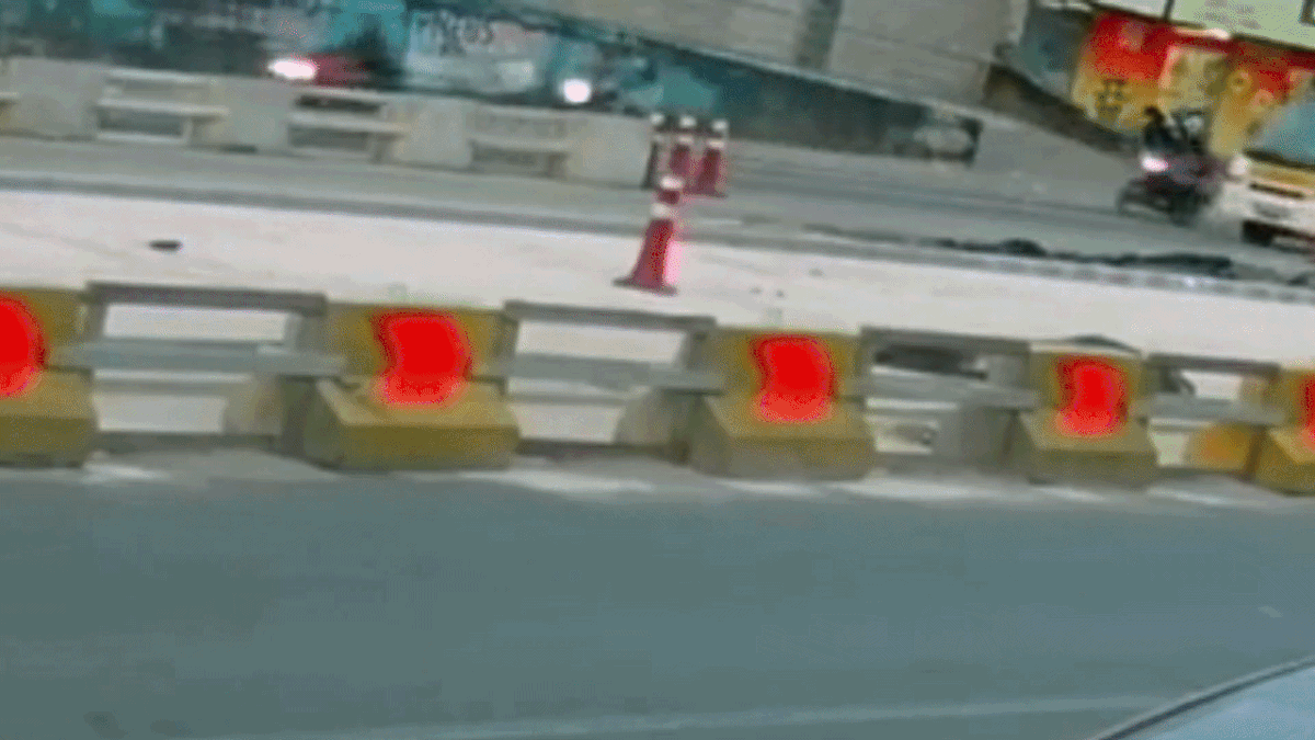 VÍDEO: mulher morre e piloto de moto de aplicativo vai parar embaixo de ônibus após acidente em Vila Velha