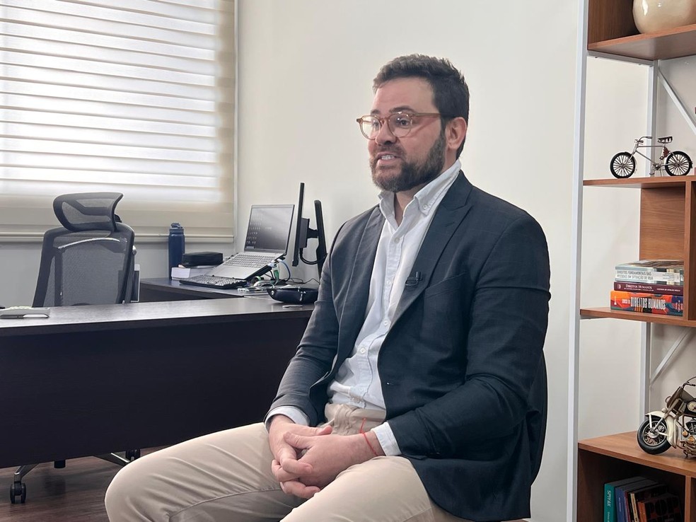 Thalles Ferreira, promotor do MP-AC, fala sobre a a&ccedil;&atilde;o indenizat&oacute;ria &agrave; fam&iacute;lia do 'Crime da Motosserra' &mdash; Foto: Renato Menezes/g1