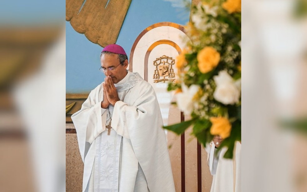 Dom Dilmo estava em Anápolis, auxiliando o bispo titular, Dom João Wilk — Foto: Reprodução/TV Anhanguera