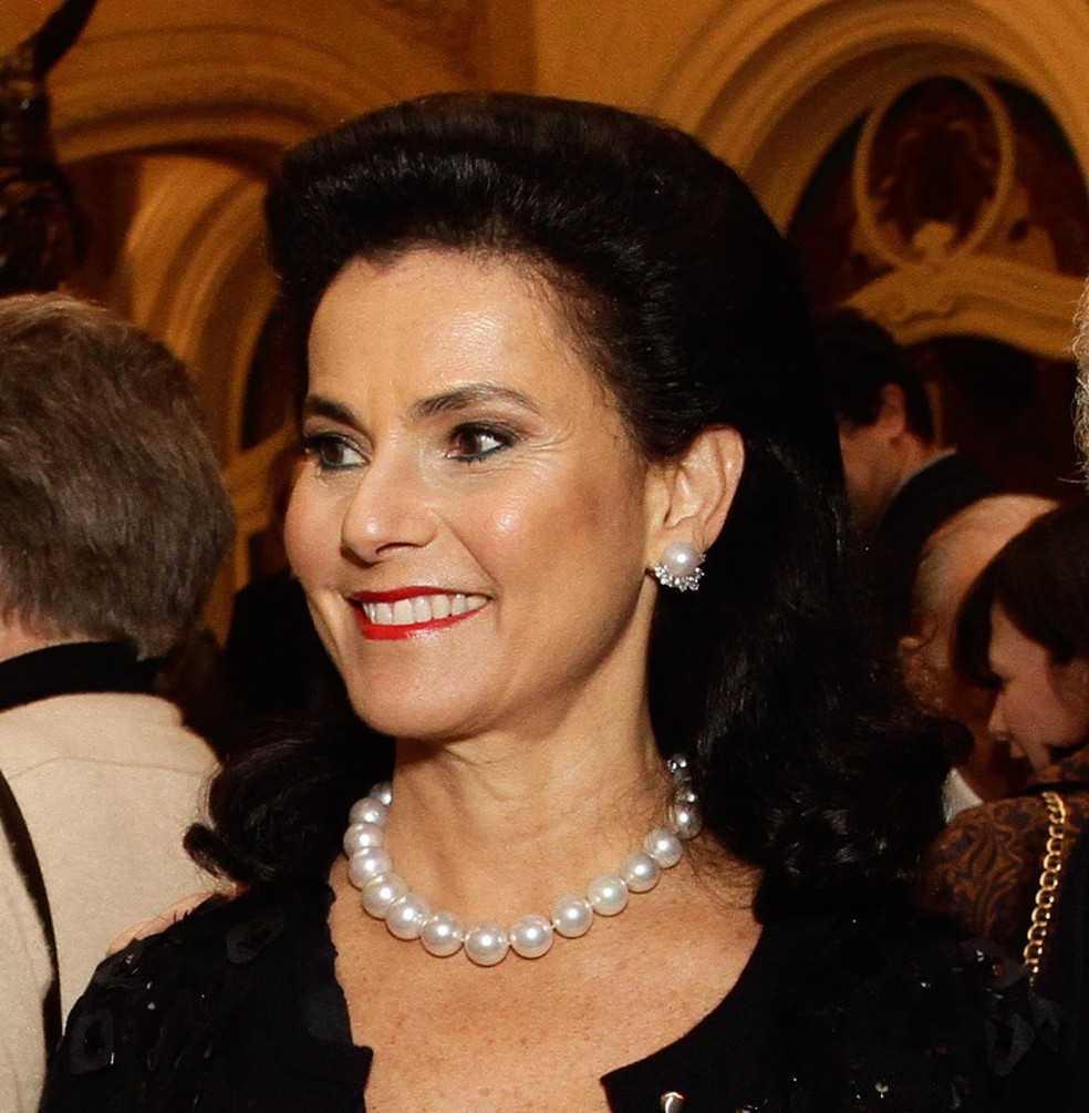 Foto de arquivo de maio de 2014 mostra Vicky e Joseph Safra no Teatro Municipal de São Paulo durante a pré-estreia da ópera Carmen. O evento foi realizado em Prol da Congregação Israelita Paulista — Foto: Silvana Garzaro/Estadão Conteúdo
