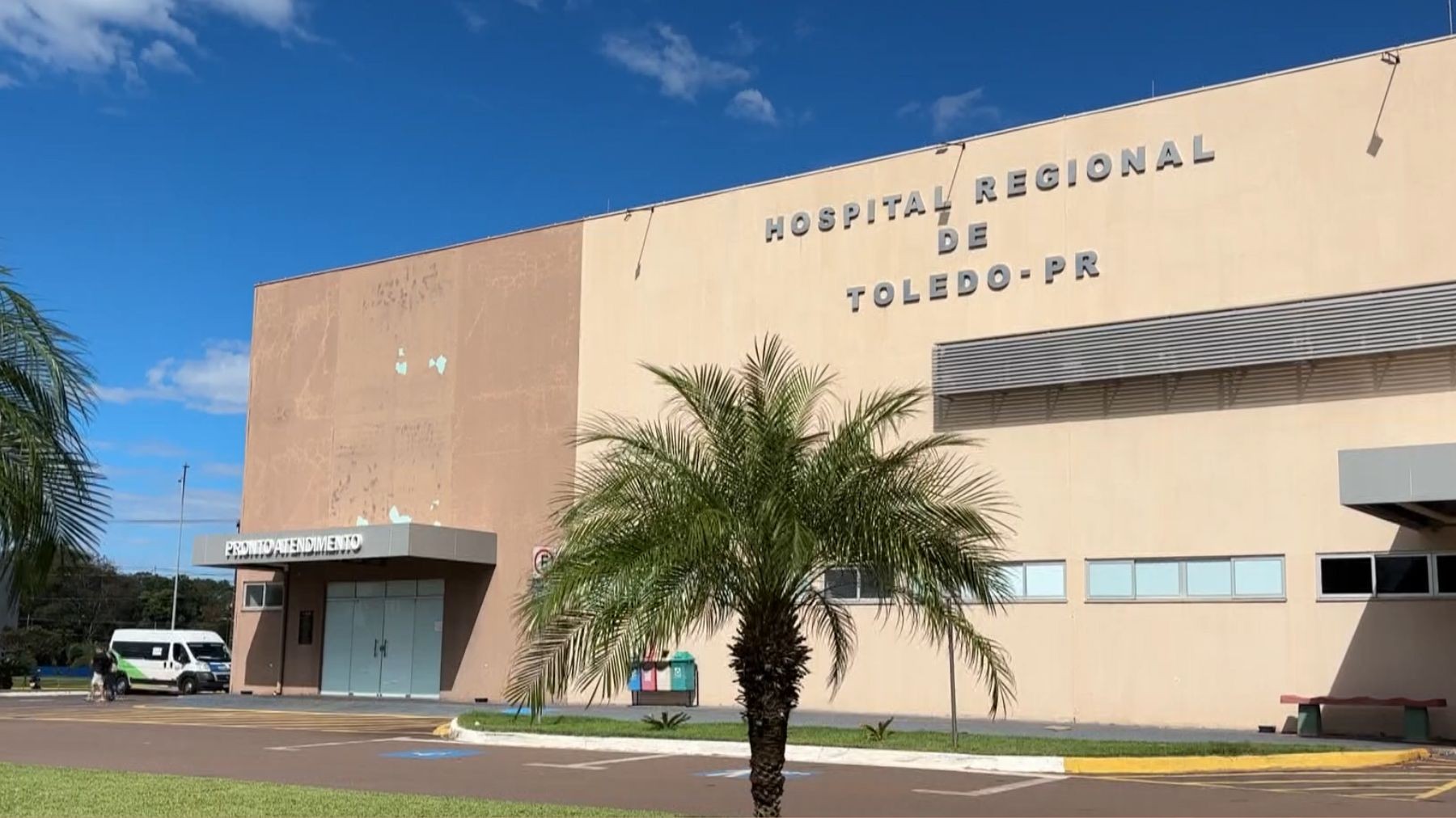 Dois anos após inauguração, hospital público no Paraná fecha por denúncias, e pacientes são transferidos