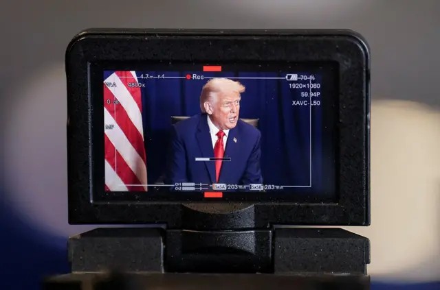 'Caça às bruxas': o histórico de ataques e críticas de Trump ao Judiciário de outros países