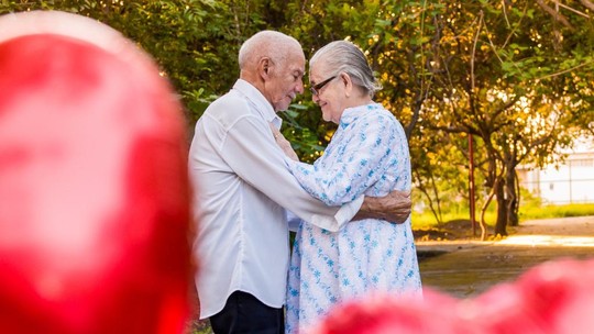 Casal comemora 78 anos de casados com 14 filhos, 58 netos, 89 bisnetos, 33 tataranetos e conta segredo: 'diálogo e respeito' 
