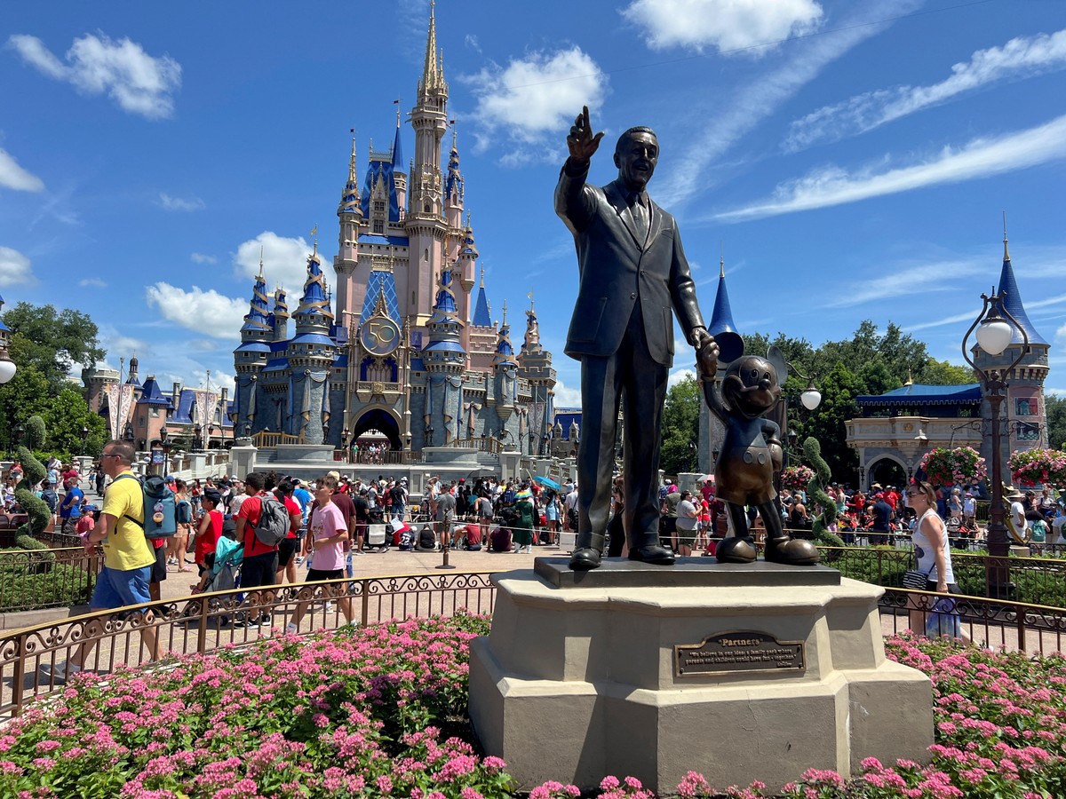 Disney e governo da Flórida dão fim a briga de 2 anos com acordo que prevê novo parque e investimentos