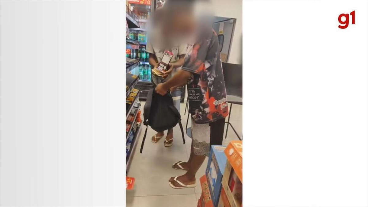 Jovens são flagrados colocando chocolates dentro de mochila em supermercado de Jundiaí; vídeo