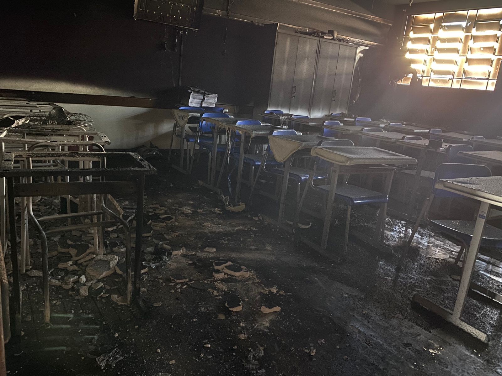 Incêndio destrói sala de aula em escola municipal do Paraná