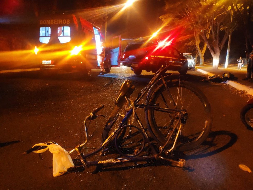 Bicicleta destruída por acidente (FOTO DE ARQUIVO/ILUSTRATIVA) — Foto: Corpo de Bombeiros/Divulgação