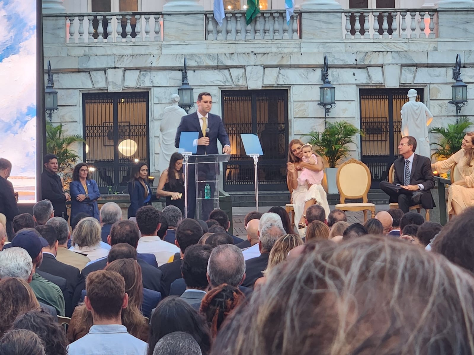 Cavaliere segue Paes e fala em 15 escolas no Grupo Especial do carnaval do Rio; Liesa diz que foi ‘pega de surpresa’