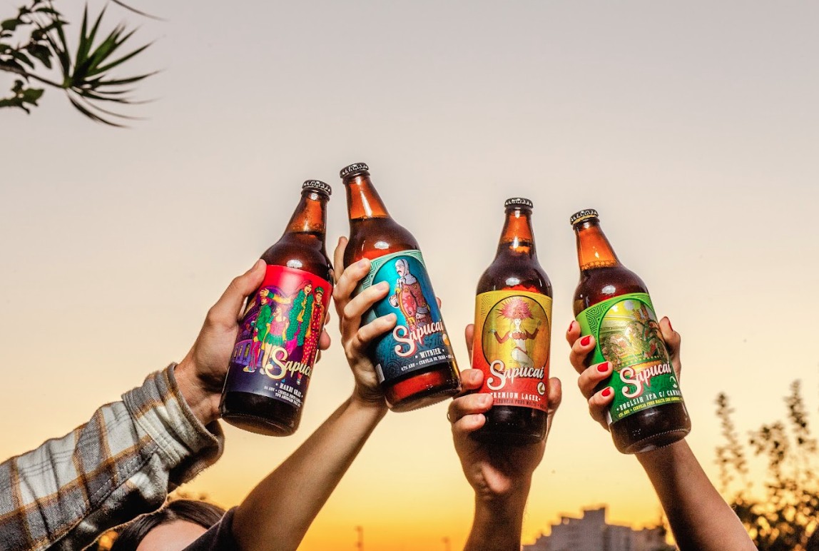 Cerveja artesanal com rótulo personalizado: o brinde corporativo que é sucesso