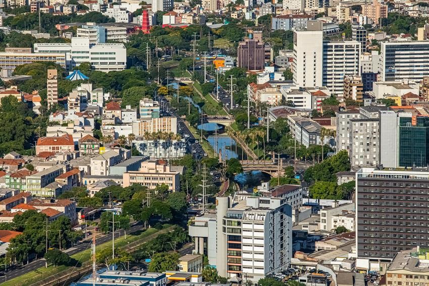 Condomínio médio em bairro mais caro de Porto Alegre custa quase um salário mínimo; veja lista de valores
