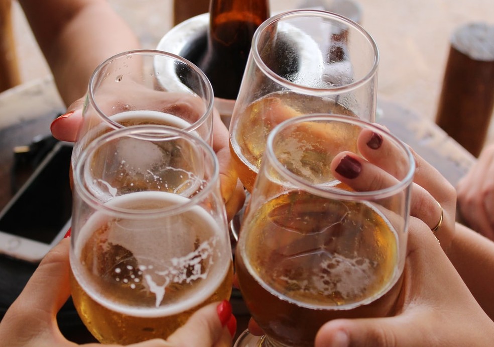 Cerveja sem álcool — Foto: Giovanna Gomes / Unsplash / Divulgação