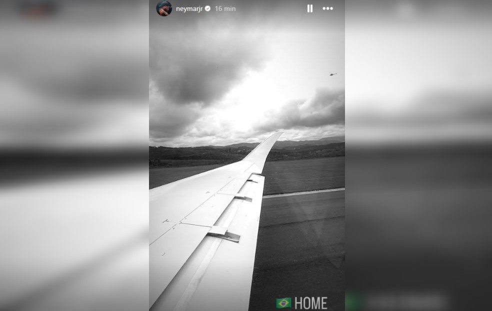 Neymar postou foto logo aps avio pousar em aeroporto em So Roque, no interior de SP — Foto: Neymar/Instagram/Reproduo