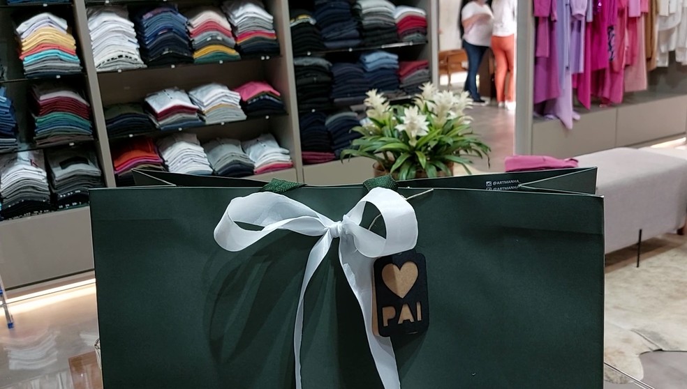 Mais de 500 mil natalenses devem comprar presentes no Dia dos Pais — Foto: Reprodução/TV Fronteira