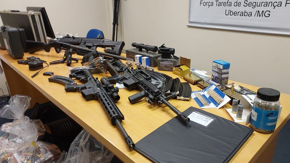 Materiais apreendidos durante operação "Ludíbrio" em 2022 em Uberaba. — Foto: Polícia Federal/Divulgação