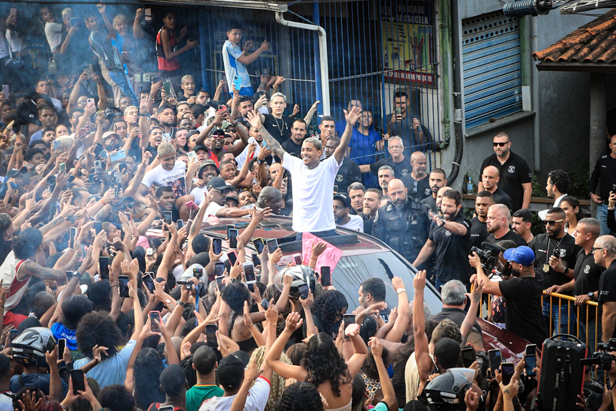 Justiça autoriza shows de Poze do Rodo fora do RJ e libera sua BMW apreendida