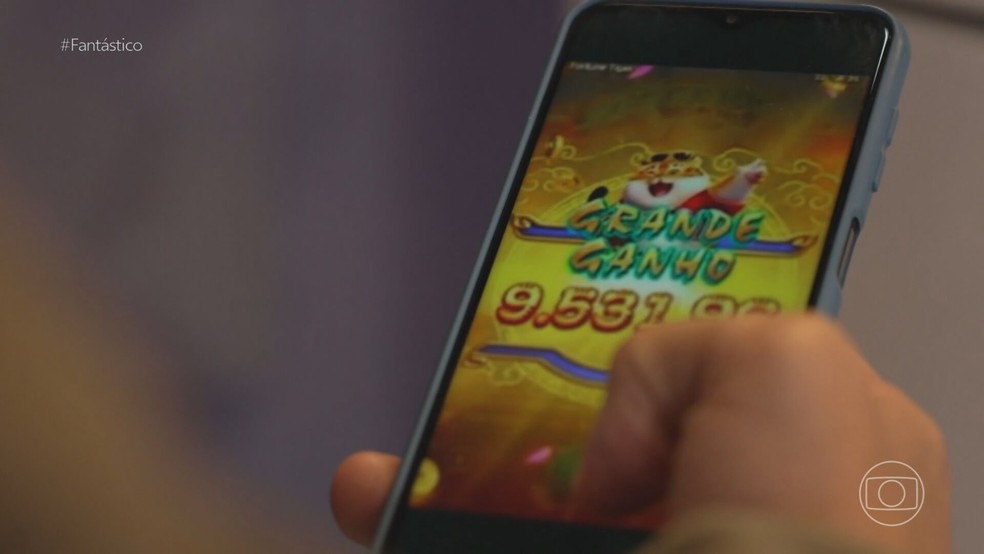 Influenciadores enganam seguidores com promessa de fortuna fácil em 'jogo do tigre' — Foto: Reprodução/TV Globo