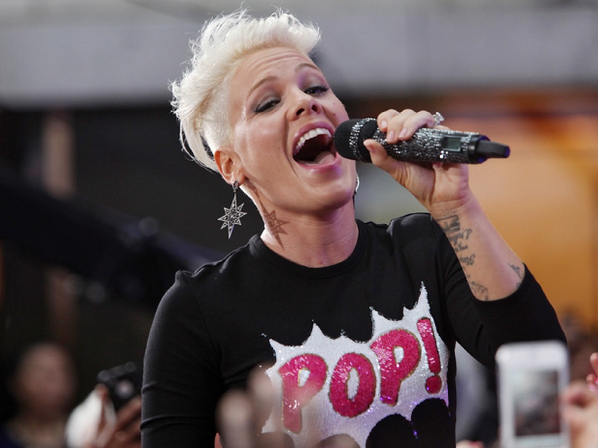 Fã dá à luz durante show de Pink na Inglaterra e bebê ganha nome da