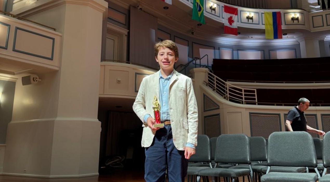Pianista de 12 anos conquista pódio em mundial nos EUA com clássicos brasileiros: 'Experiência incrível'