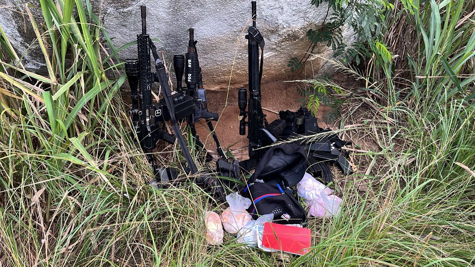 PM FAZ OPERAÇÃO NO FAZ QUE QUE, Zona Norte do Rio; 3 São mortos