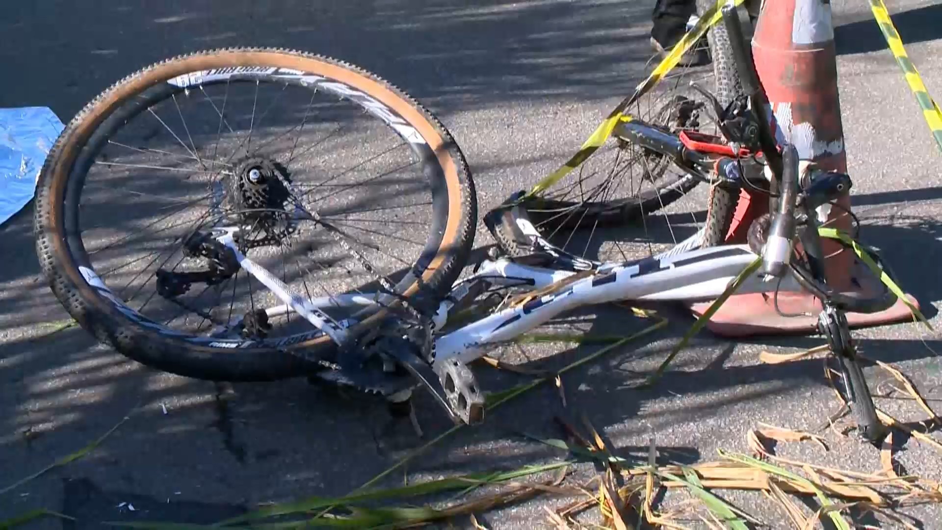 Ciclista morre atropelado em acidente na Rodovia do Contorno, na Serra