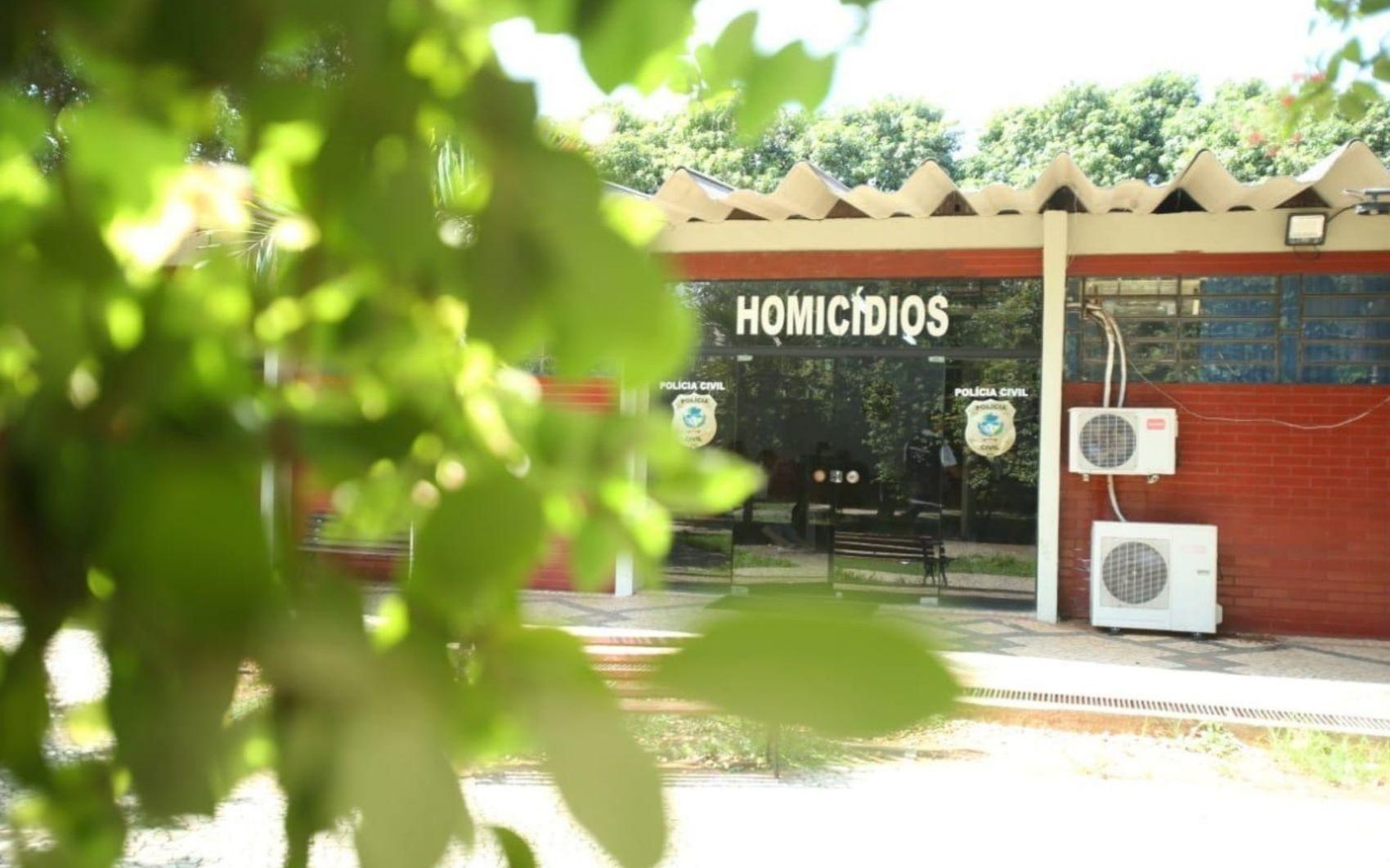Jovem morre esfaqueado após briga de bar, em Goiás