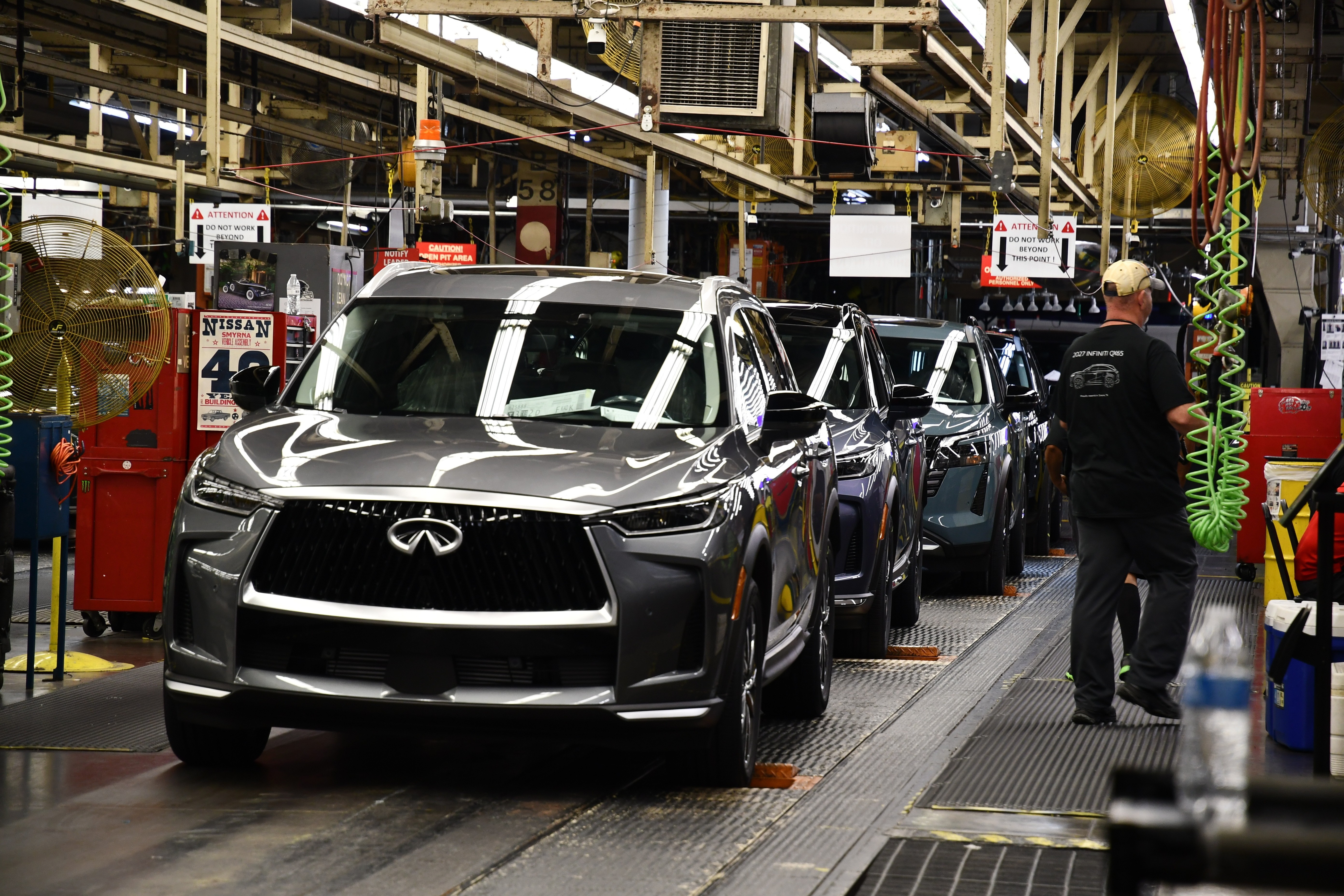 Nissan reduz prejuízo, mas segue no vermelho e corta custos