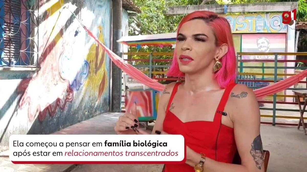 Nicole comenta sobre a possibilidade de filho biológico em um  relacionamento transcentrado