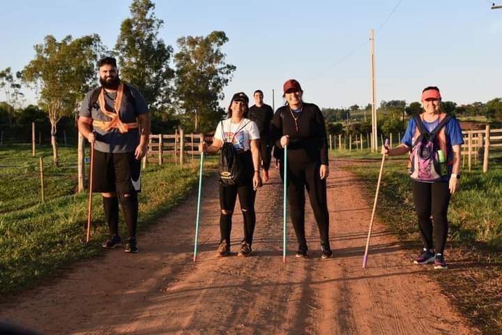 Caminhos da fé: peregrinos compartilham experiências de caminhar 35 km até Santo Expedito