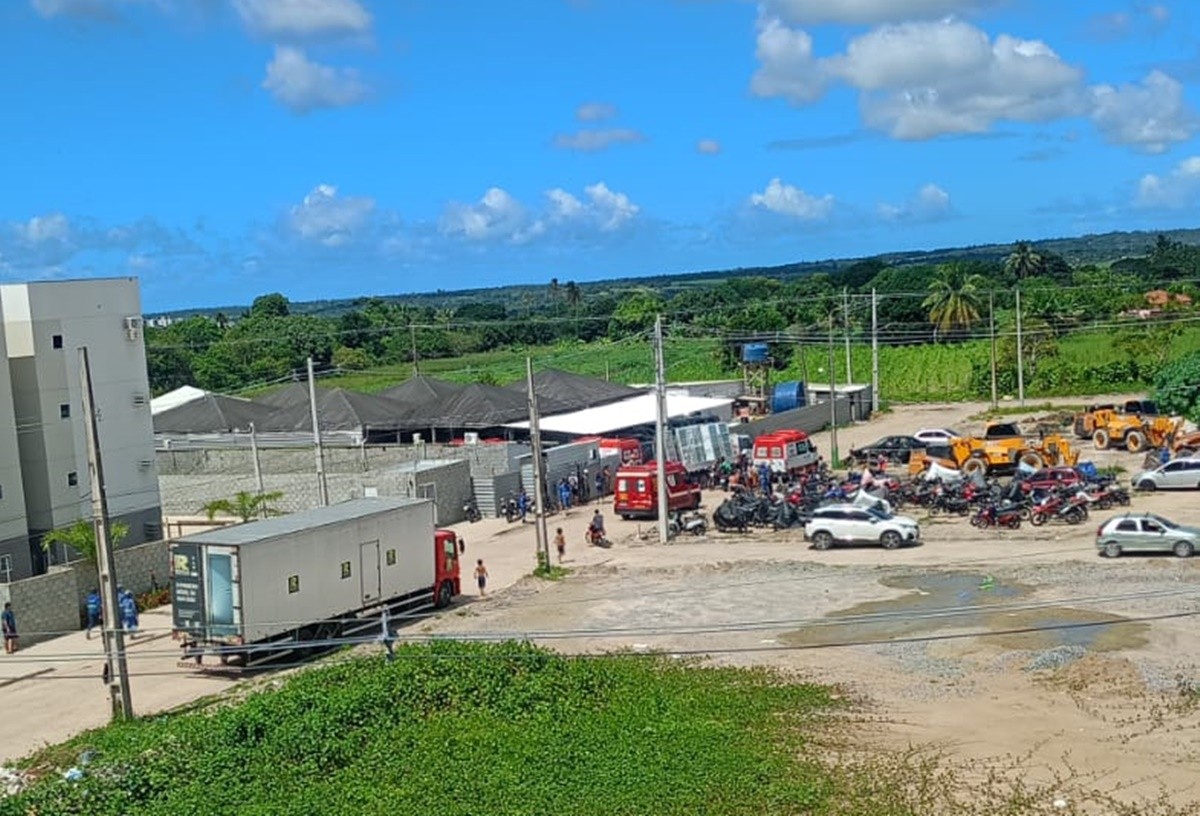 Caixa d'água desaba e deixa cinco feridos em obra, em João Pessoa