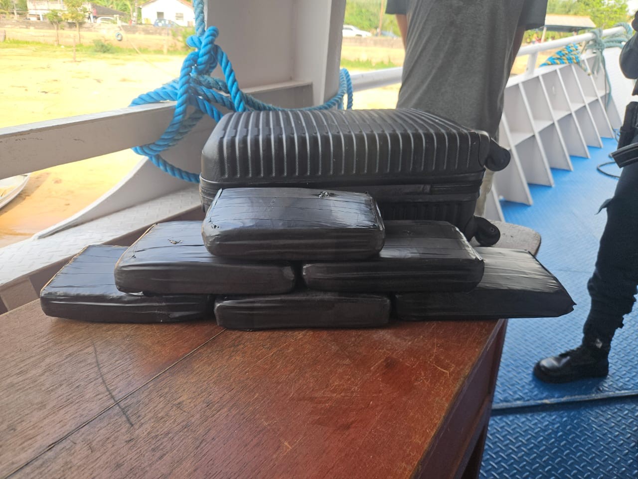 Operação Quimera: Polícia Militar apreende drogas na bagagem de passageiro em Oriximiná