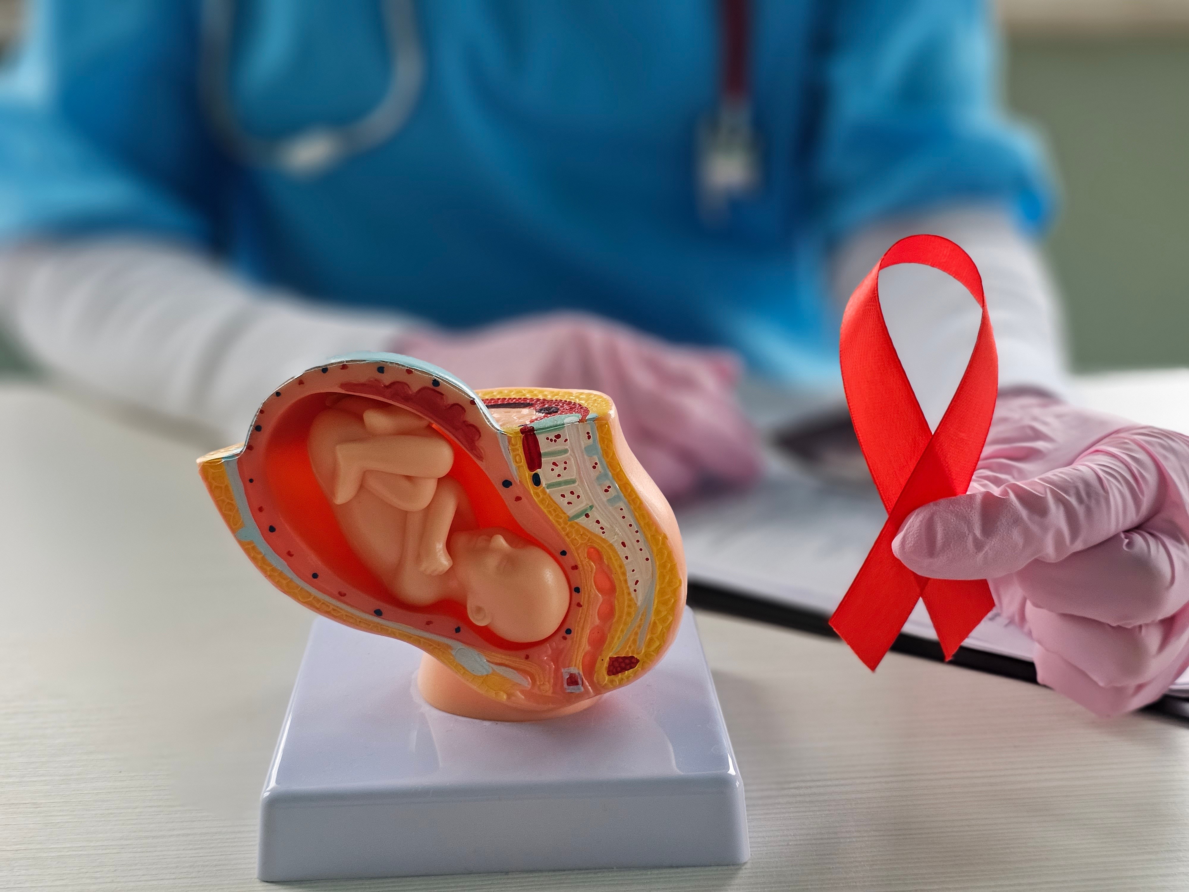 Brasil recebe certificação da OPAS/OMS por eliminar transmissão vertical do HIV