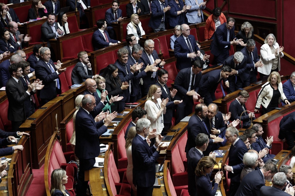 Eutanásia: deputados da França aprovam texto que autoriza procedimentos de morte assistida
