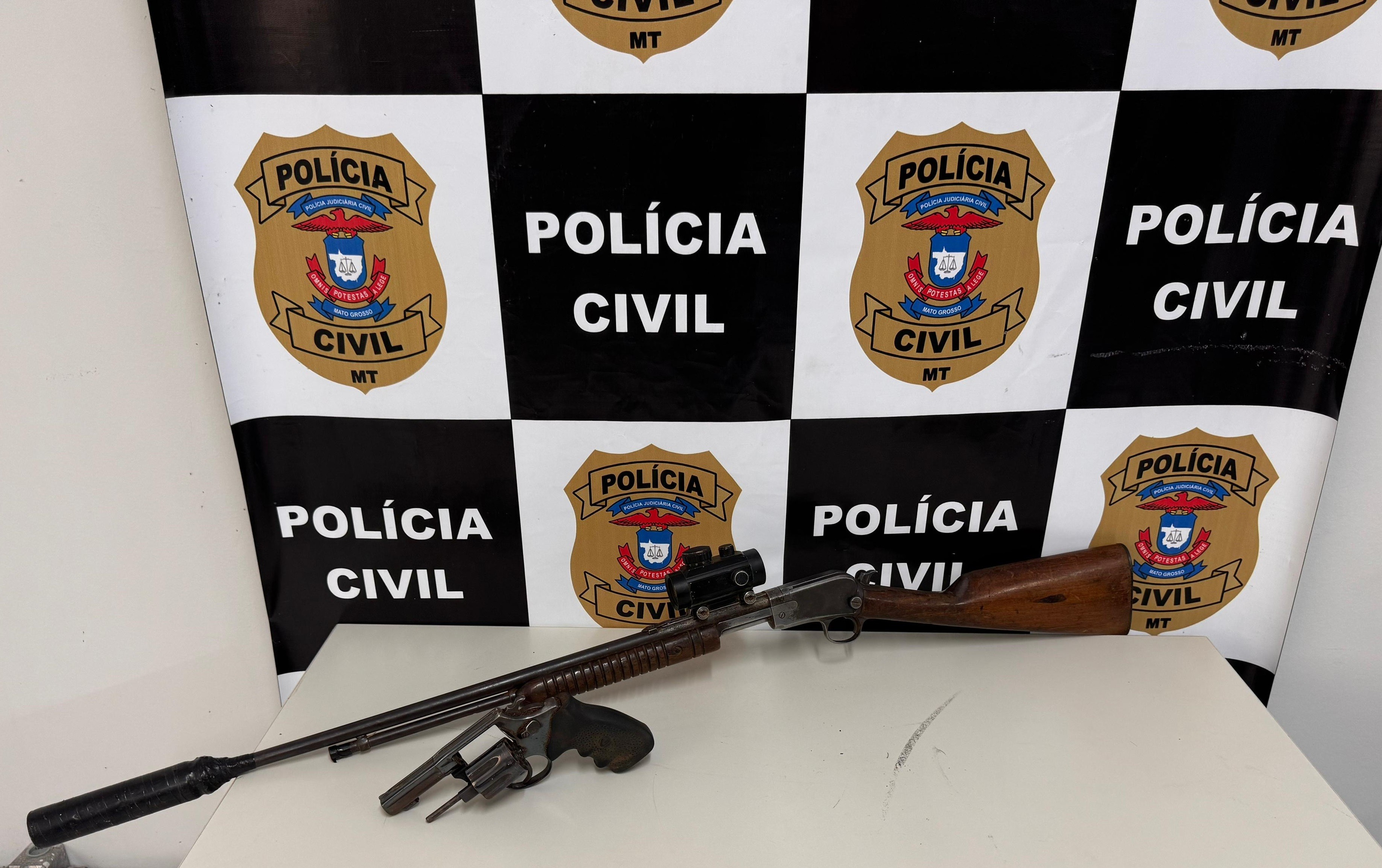 Armas usadas por suspeito de matar e queimar corpos de esposa e suposto amante são encontradas em MT