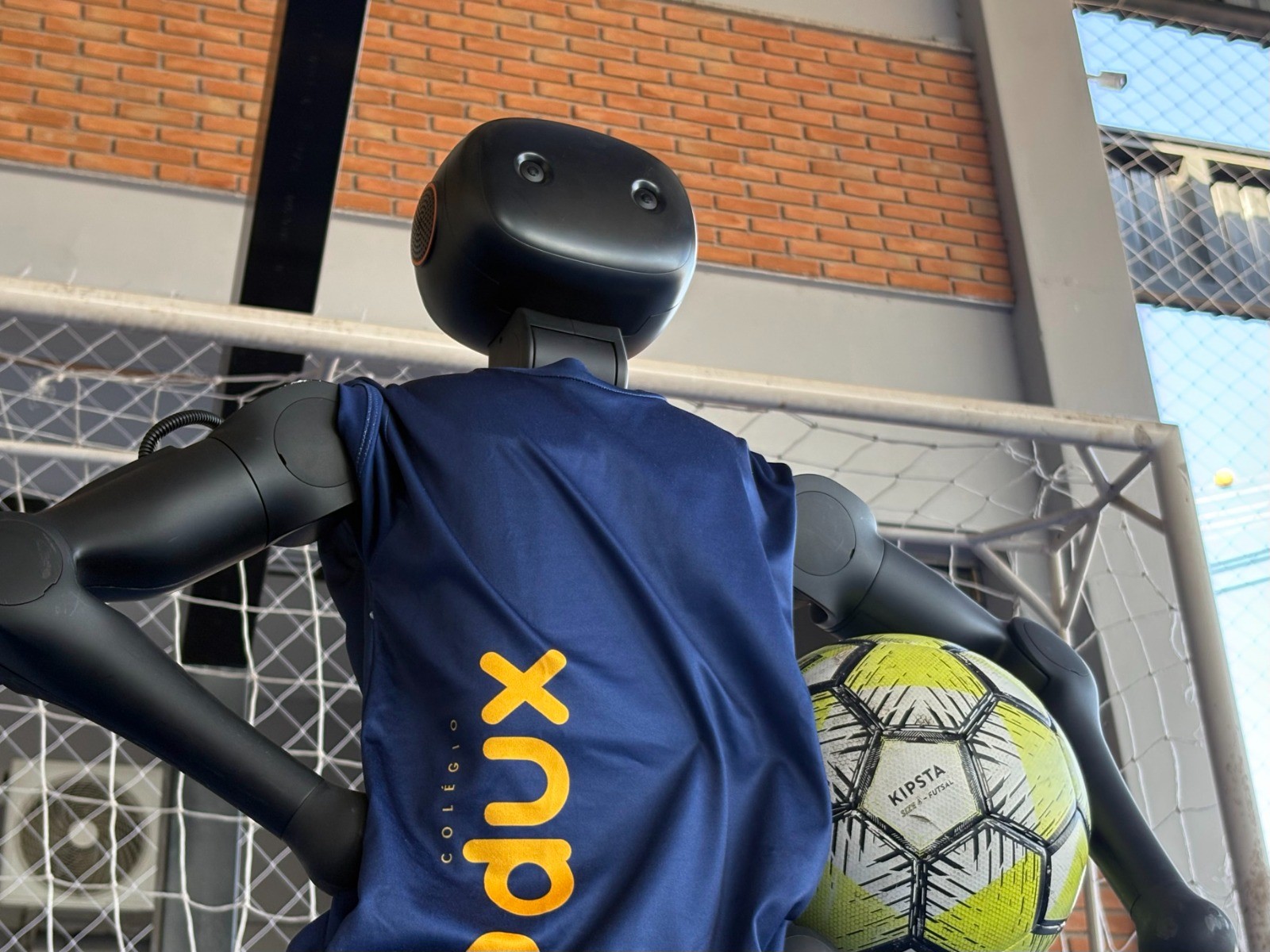 Humanoide, robô quadrúpede e IA são atrações da Innovation Week