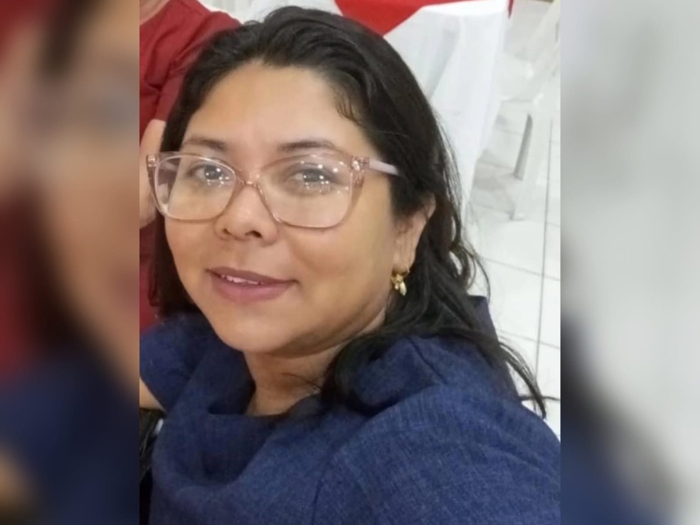 Maria Elisângela Lima do Nascimento, de 36 anos, teve os pertences roubados e foi morta a tiros na cidade de Icapuí. — Foto: Arquivo pessoal