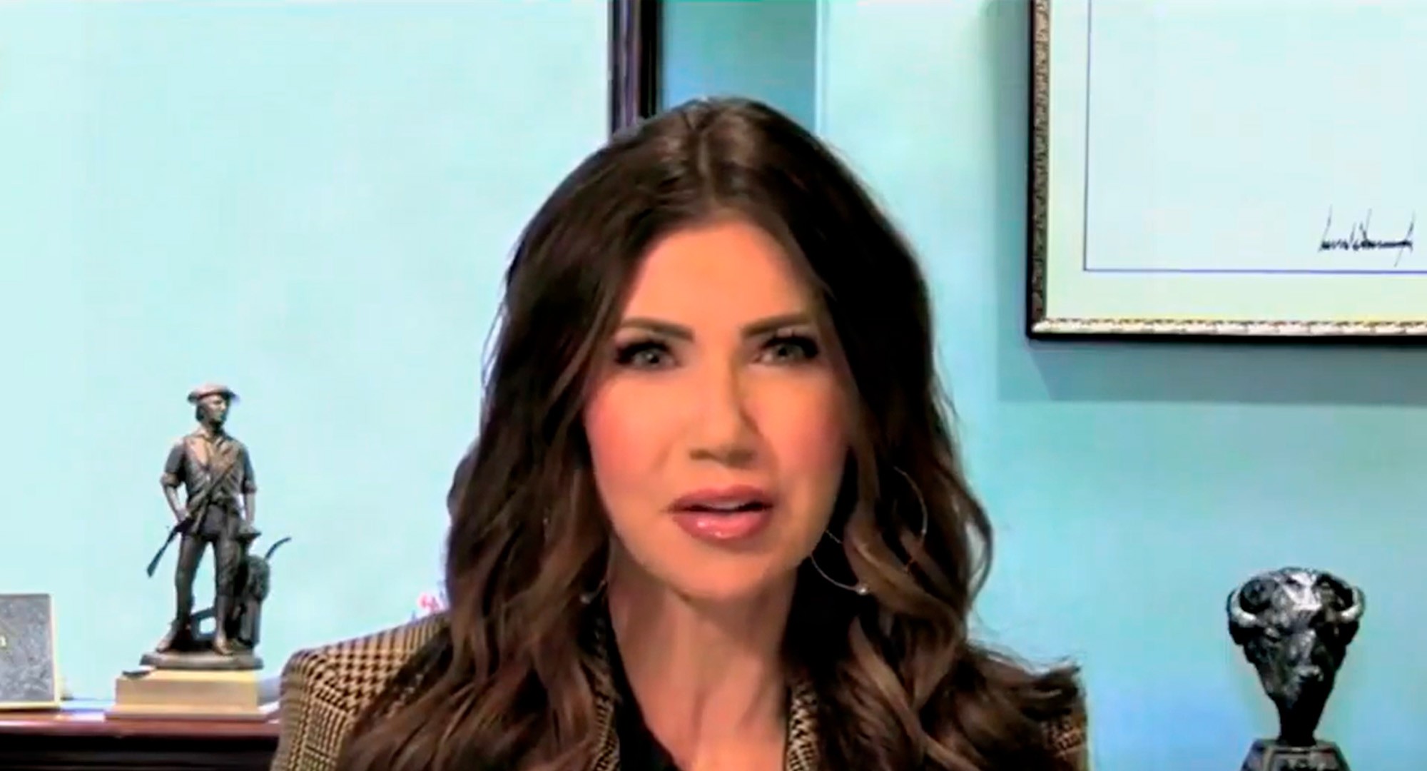 Secretária de Trump diz que Maduro 'tem que sair' ao falar sobre petroleiros interceptados