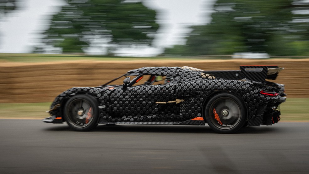 Koenigsegg Sadair’s Spear feito de Lego na escala 1:1 bate recorde de velocidade — Foto: Divulgação / Lego