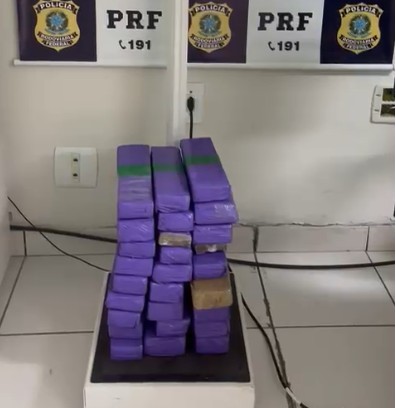 Homem é preso suspeito de transportar 15kg de maconha na BR-230, no Sertão da Paraíba