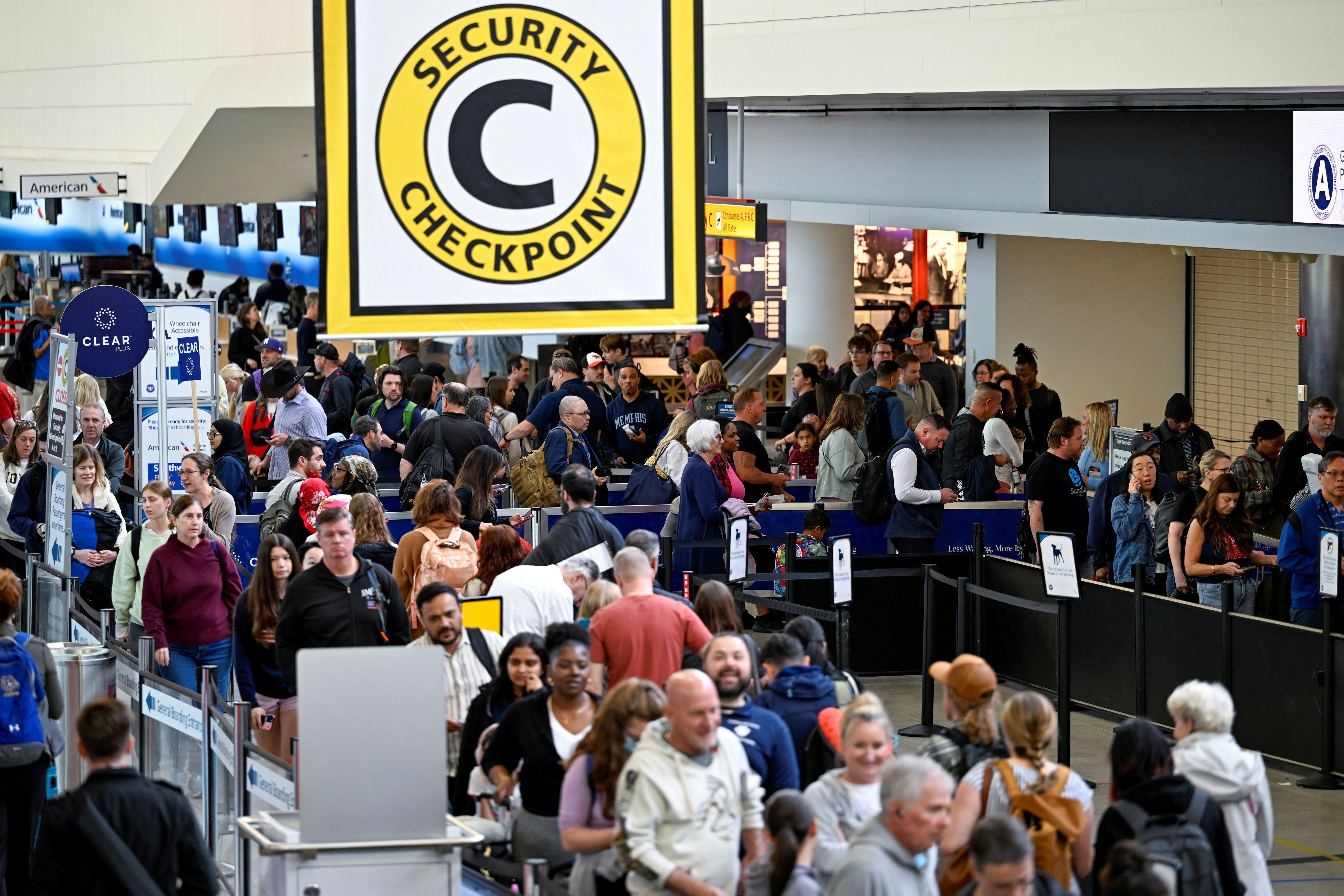 Republicanos rejeitam na Câmara plano do Senado para encerrar caos em aeroportos dos EUA