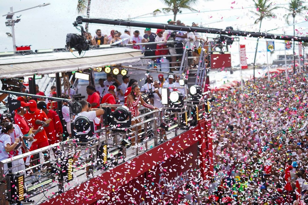 Carnaval 2026 - Ivete Sangalo puxa o bloco Coruja — Foto: @carollevy.fotografia - Ag. FPontes