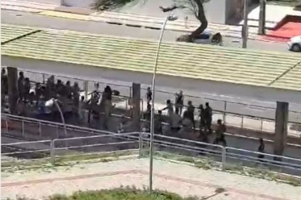 Torcedores brigam em estação do VLT em dia de Clássico-Rei em Fortaleza; vídeo