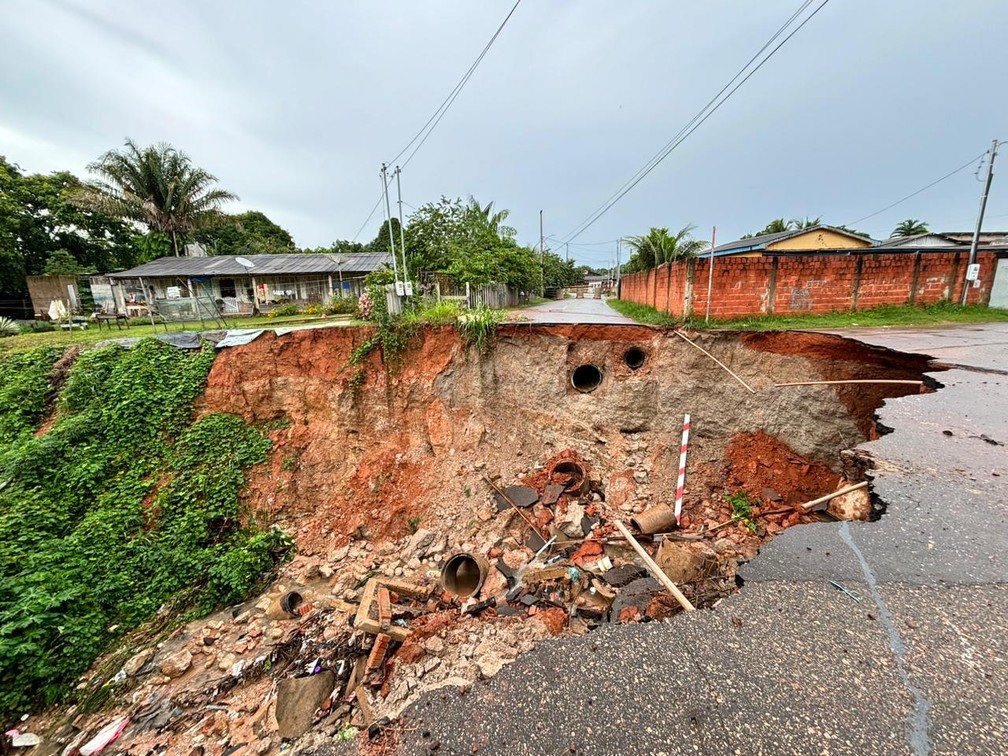 Erosão avançou na Rua Campo Novo, em Rio Branco — Foto: Arquivo/Defesa Civil de Rio Branco