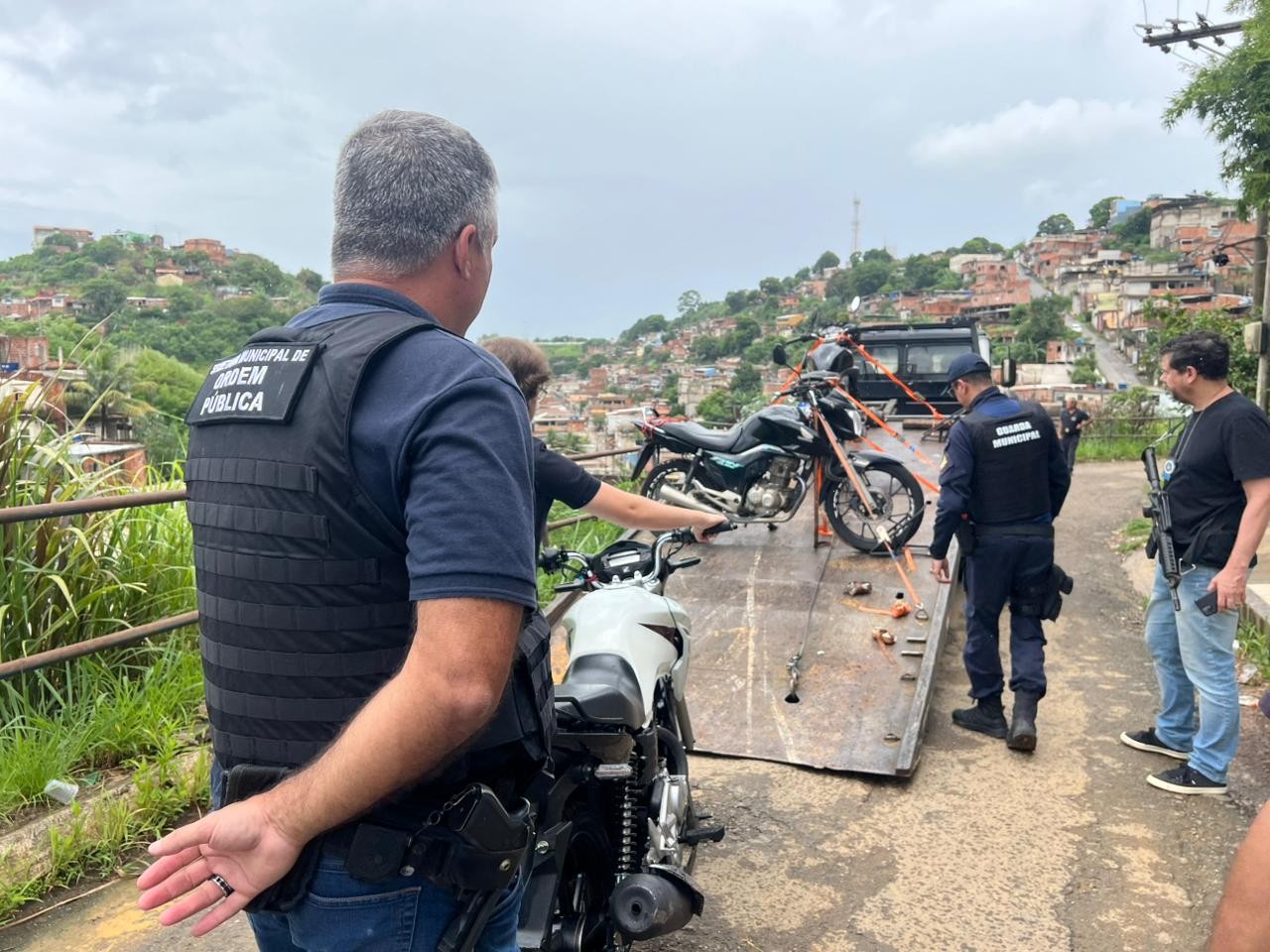 Operação contra roubo de veículos remove quatro motocicletas irregulares em Volta Redonda
