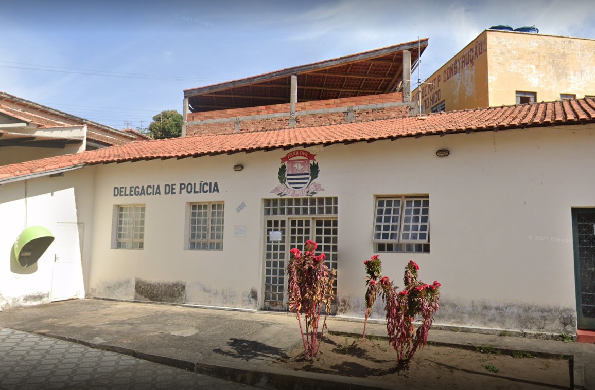 Homem é morto a tiros em frente a bar em Natividade da Serra, SP
