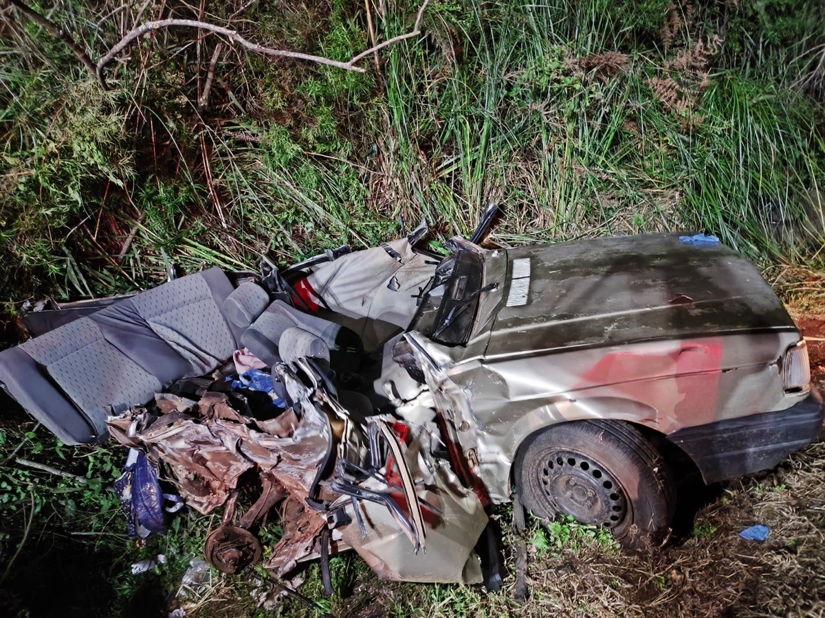 Mãe e bebê de 5 meses morrem em colisão entre carro e caminhão na BR-282, no Oeste de SC