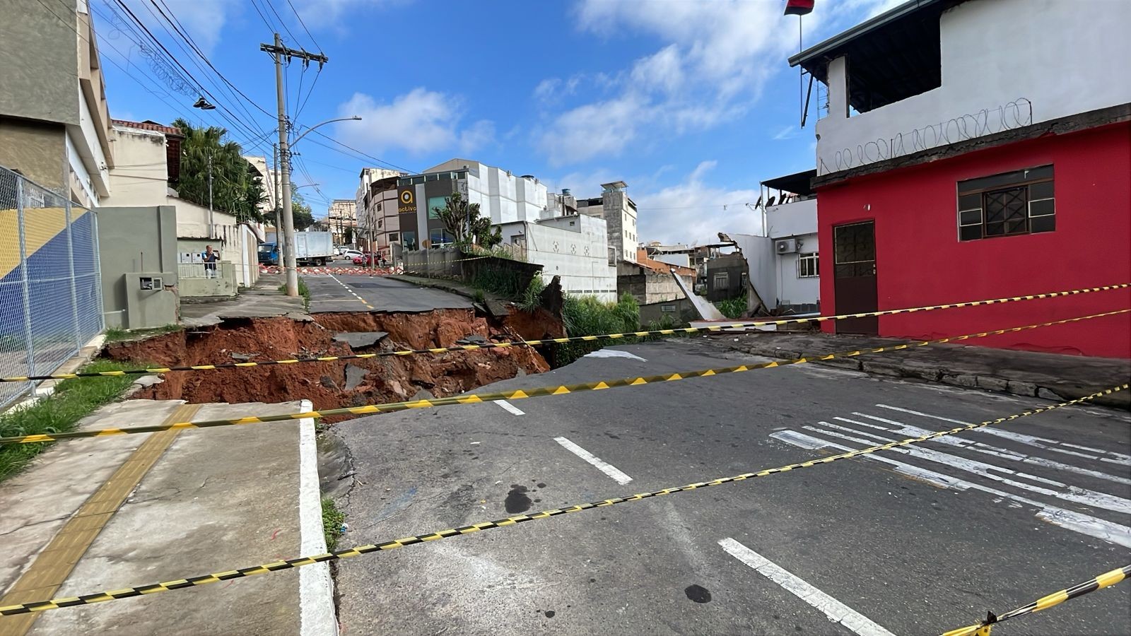 Após chover em 2 horas mais de um terço do que era esperado para o mês, alerta de temporal continua em Juiz de Fora 