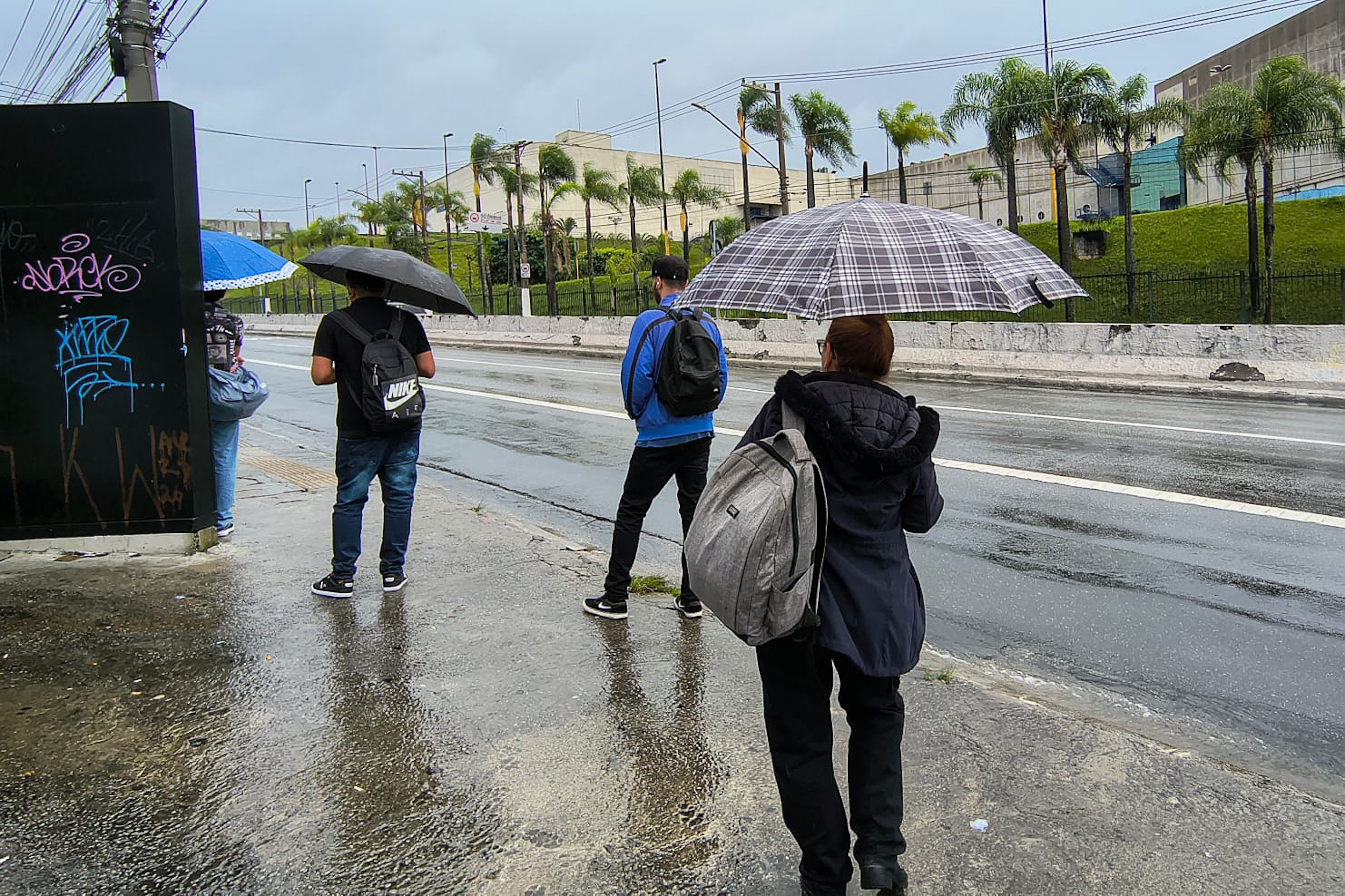 Chuva forte deixa regiões de São Paulo em estado de atenção para alagamentos